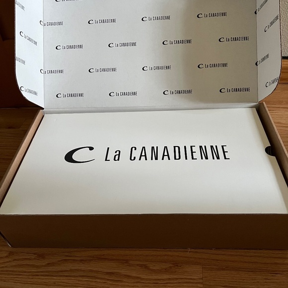 La Canadienne HELENE SHEARLING-LINED SUEDE BOOT Size 6 (36.5 EU) - Black suede - Picture 7 of 7